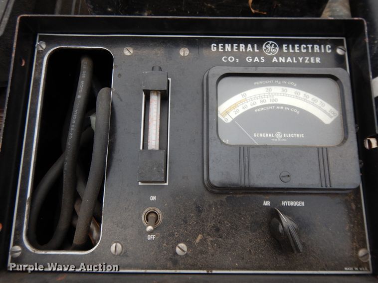 image for item DH8488 Valves, gauges, and equipment