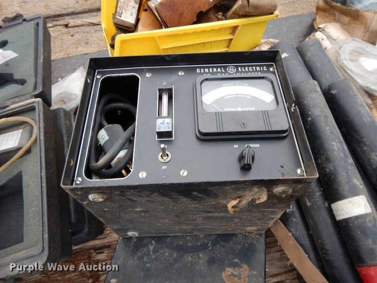 image for item DH8488 Valves, gauges, and equipment