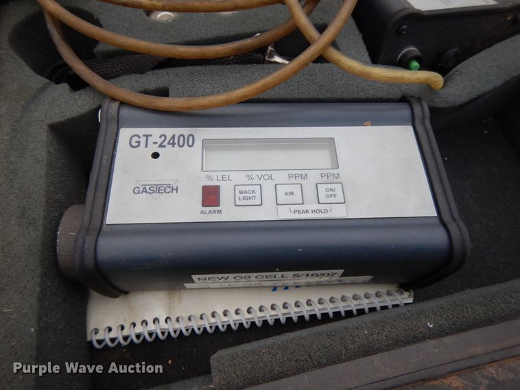 image for item DH8488 Valves, gauges, and equipment