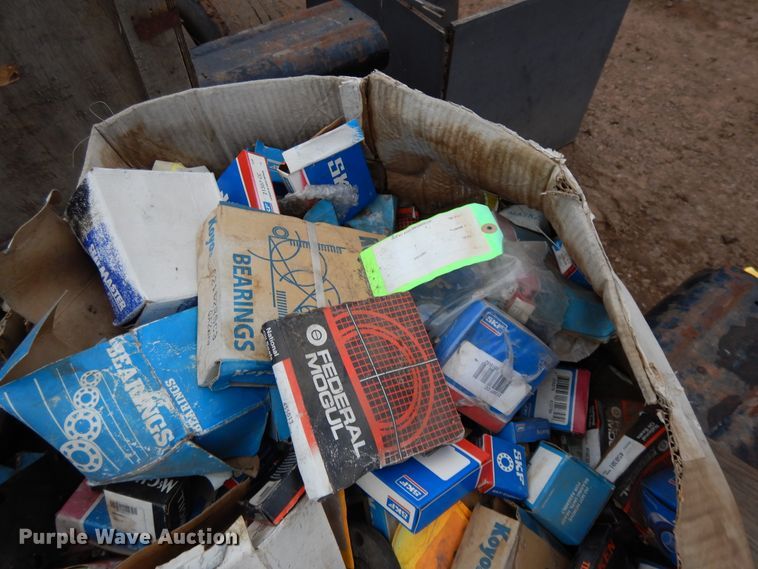 image for item DH8488 Valves, gauges, and equipment