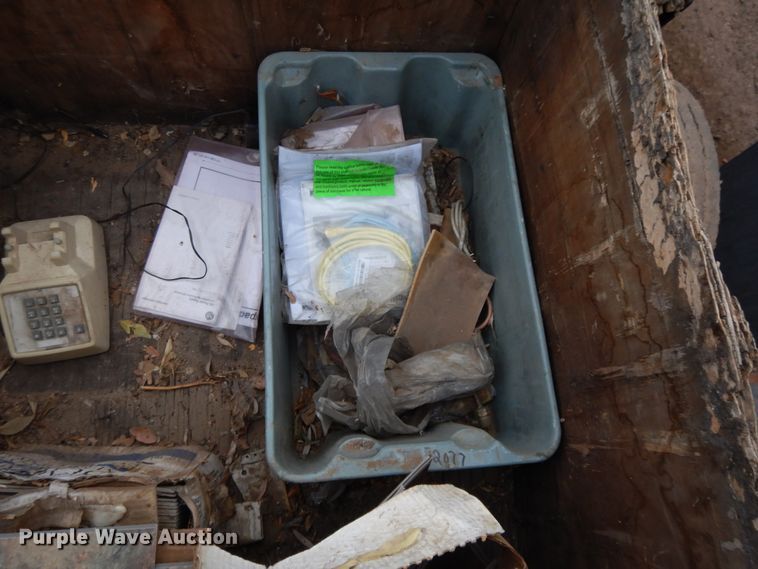 image for item DH8488 Valves, gauges, and equipment