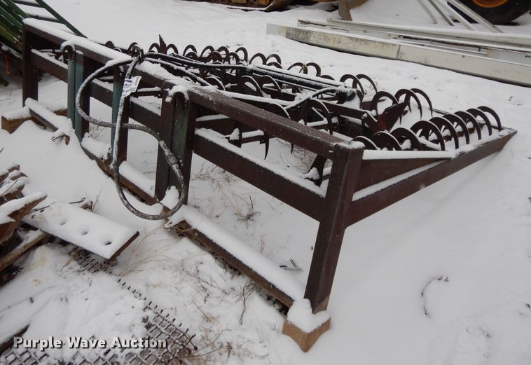 image for item DH8492 Square bale grabber