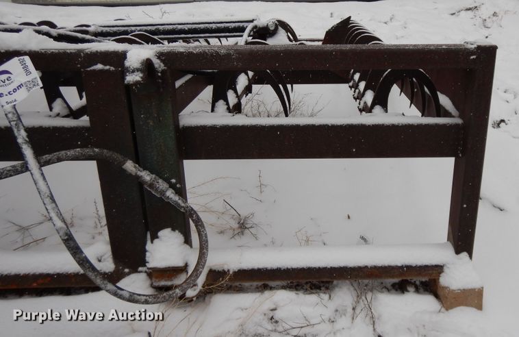 image for item DH8492 Square bale grabber