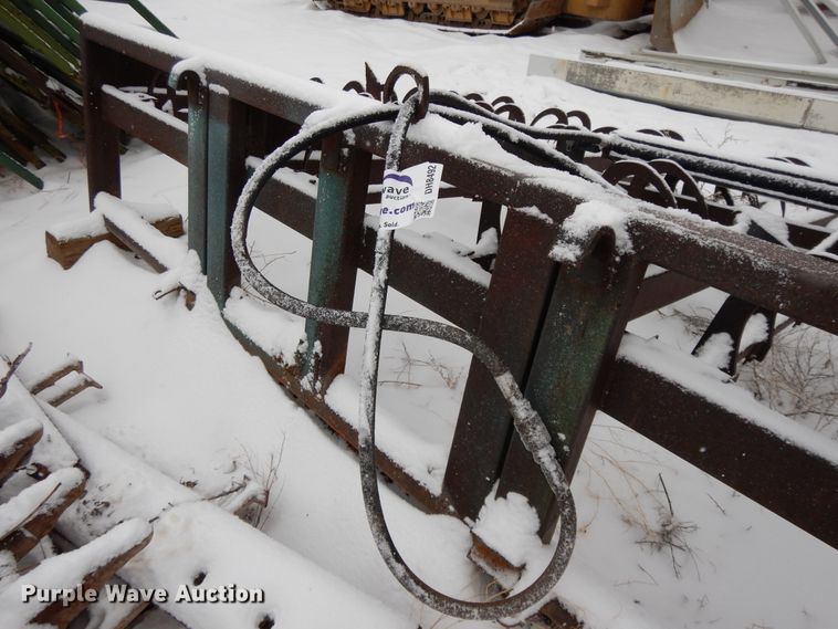 image for item DH8492 Square bale grabber