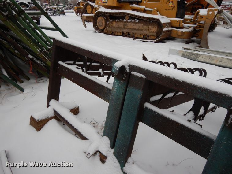 image for item DH8492 Square bale grabber