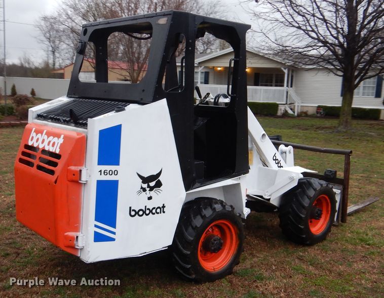 image for item DI2467 Bobcat 1600 wheel loader