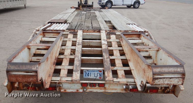 image for item DJ2999 1993 Belshe T-24AP equipment trailer