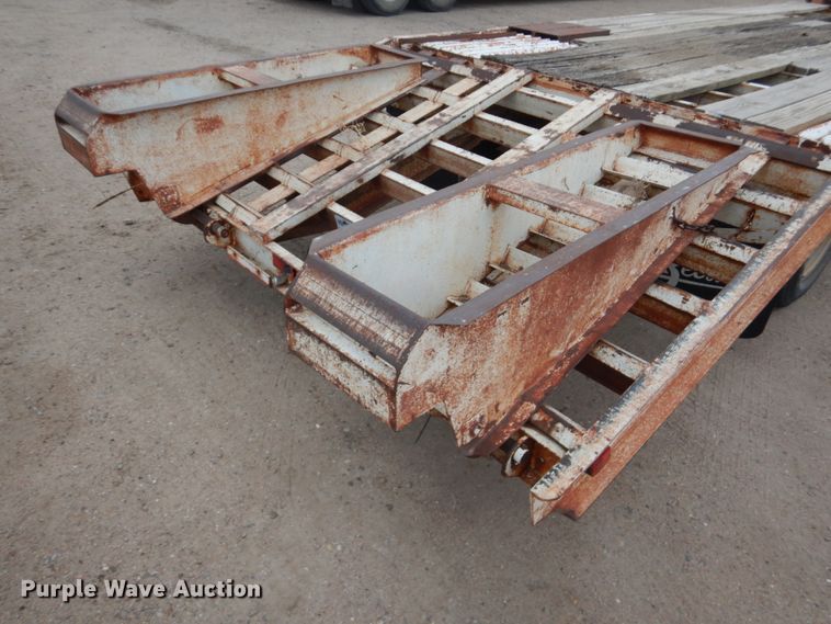 image for item DJ2999 1993 Belshe T-24AP equipment trailer