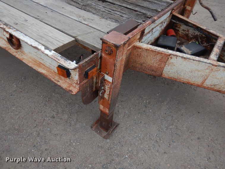 image for item DJ2999 1993 Belshe T-24AP equipment trailer