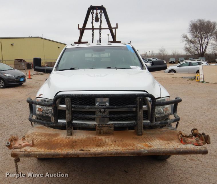 image for item DJ8751 2017 Dodge Ram 5500 Crew Cab winch truck