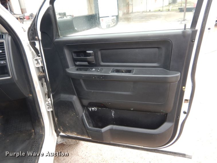 image for item DJ8751 2017 Dodge Ram 5500 Crew Cab winch truck