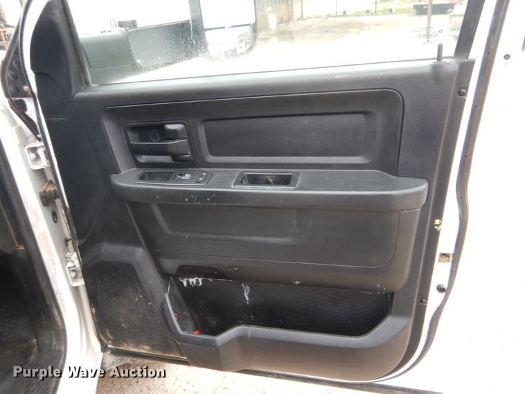 image for item DJ8751 2017 Dodge Ram 5500 Crew Cab winch truck