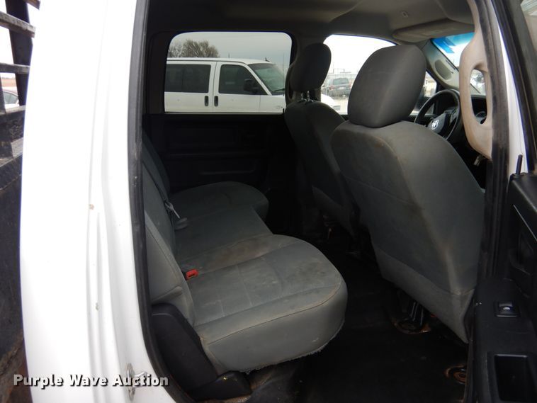 image for item DJ8751 2017 Dodge Ram 5500 Crew Cab winch truck