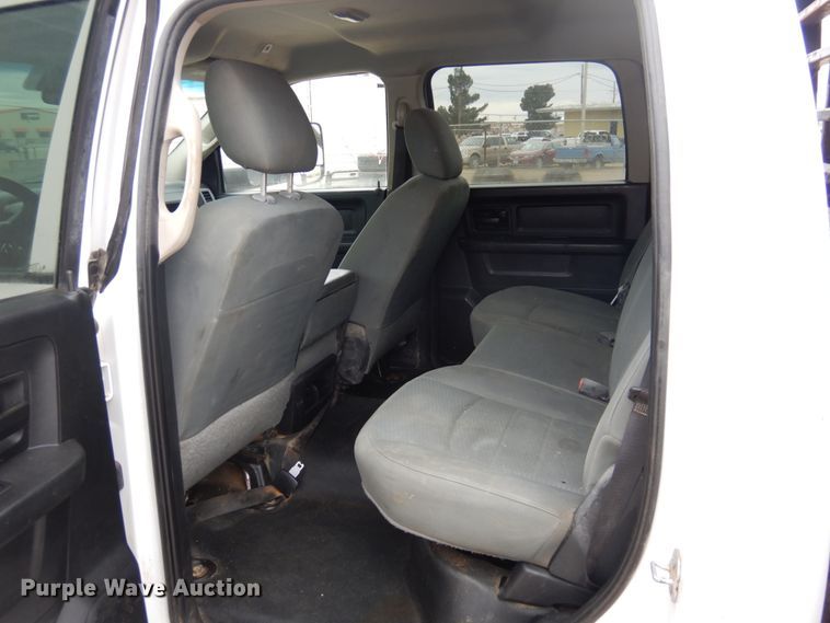 image for item DJ8751 2017 Dodge Ram 5500 Crew Cab winch truck