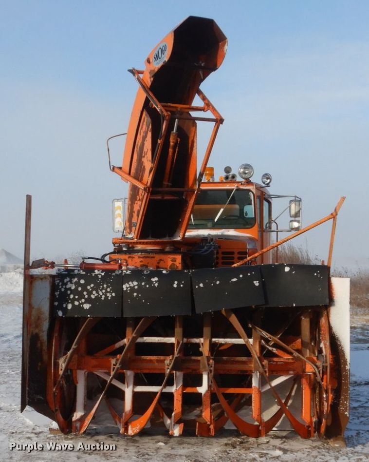 image for item DV9409 1978 Oshkosh P-2323-4 snow blower truck