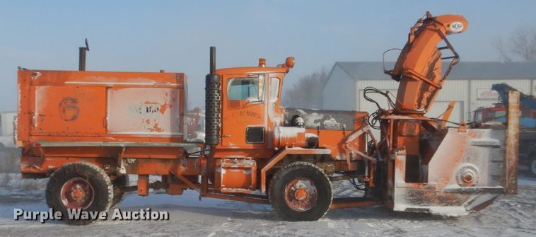 image for item DV9409 1978 Oshkosh P-2323-4 snow blower truck