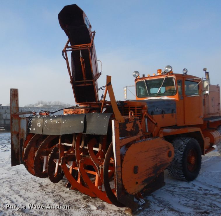 image for item DV9409 1978 Oshkosh P-2323-4 snow blower truck
