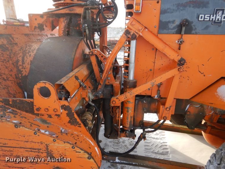image for item DV9409 1978 Oshkosh P-2323-4 snow blower truck