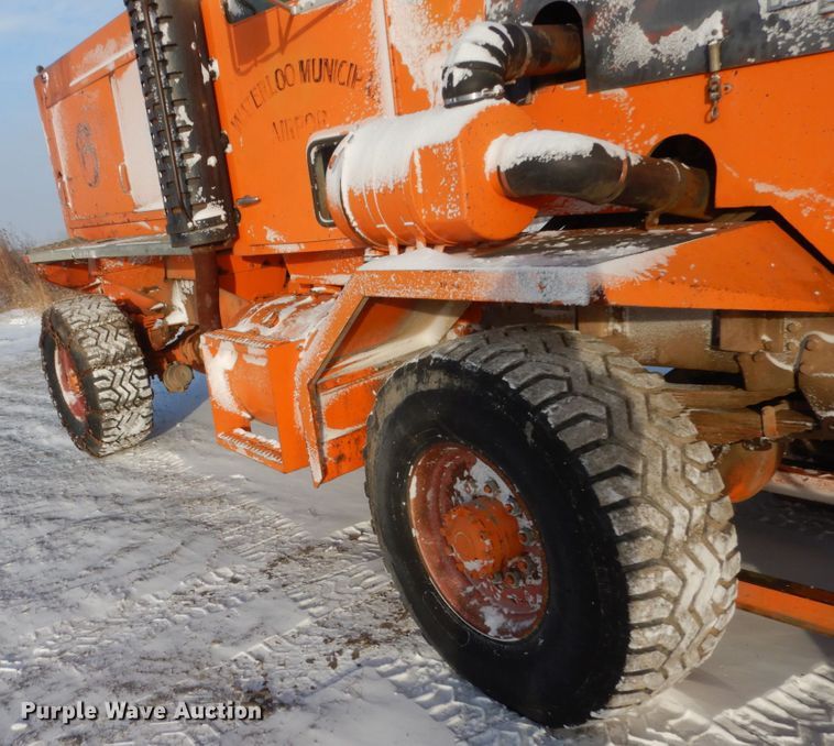 image for item DV9409 1978 Oshkosh P-2323-4 snow blower truck