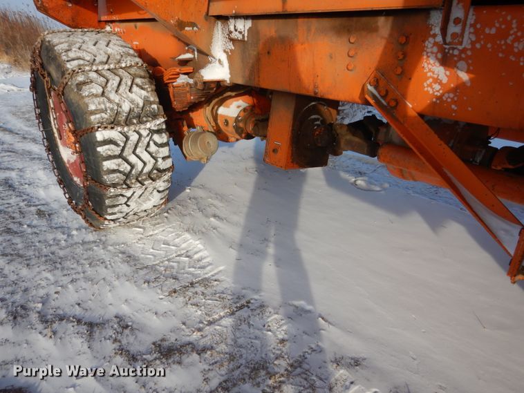 image for item DV9409 1978 Oshkosh P-2323-4 snow blower truck