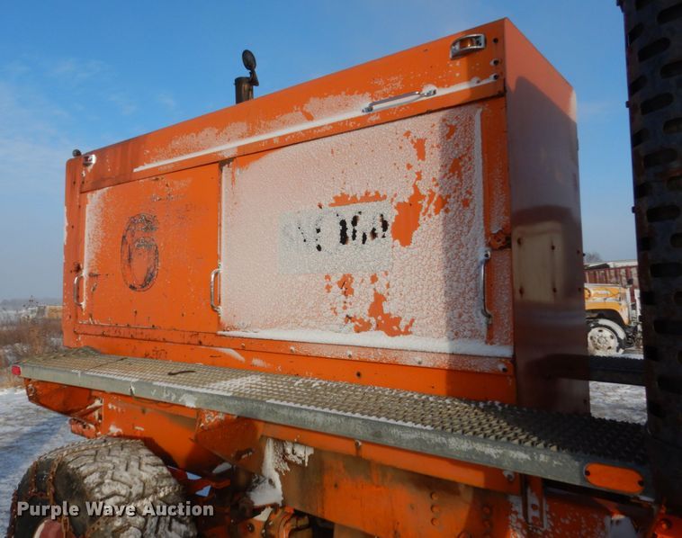 image for item DV9409 1978 Oshkosh P-2323-4 snow blower truck