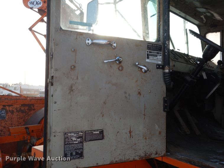 image for item DV9409 1978 Oshkosh P-2323-4 snow blower truck