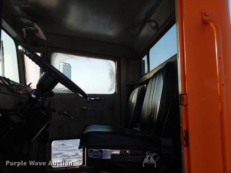 image for item DV9409 1978 Oshkosh P-2323-4 snow blower truck