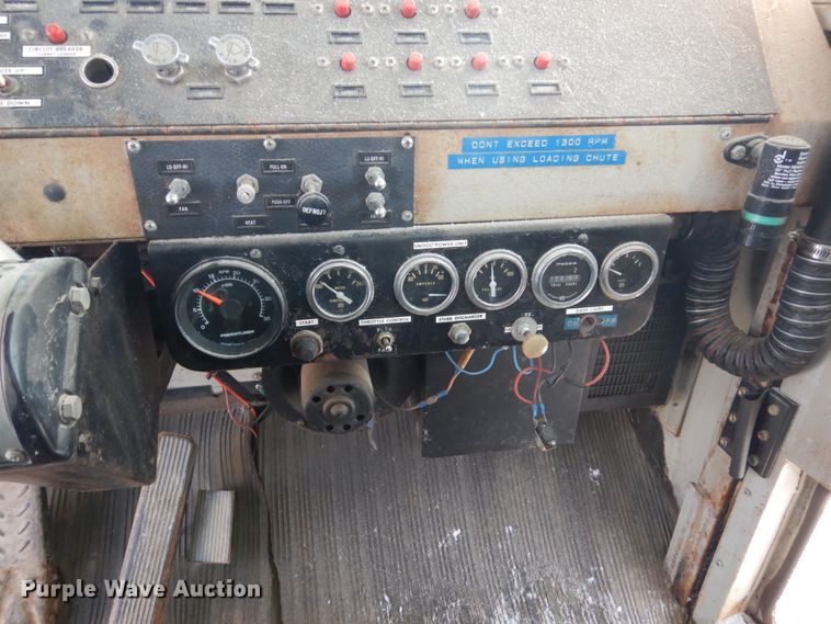 image for item DV9409 1978 Oshkosh P-2323-4 snow blower truck