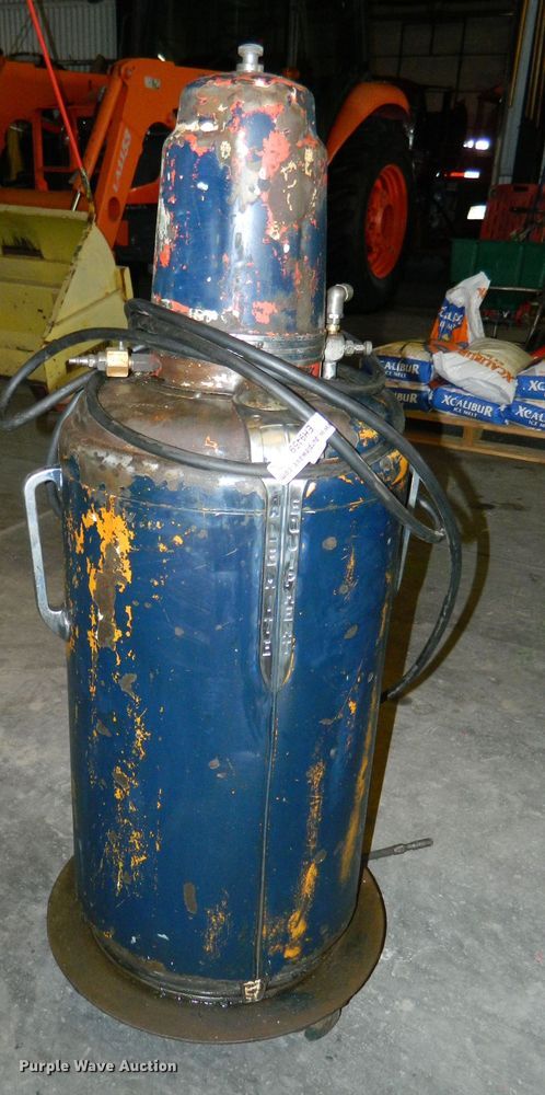 image for item EH9459 Alemite Equipment grease pump