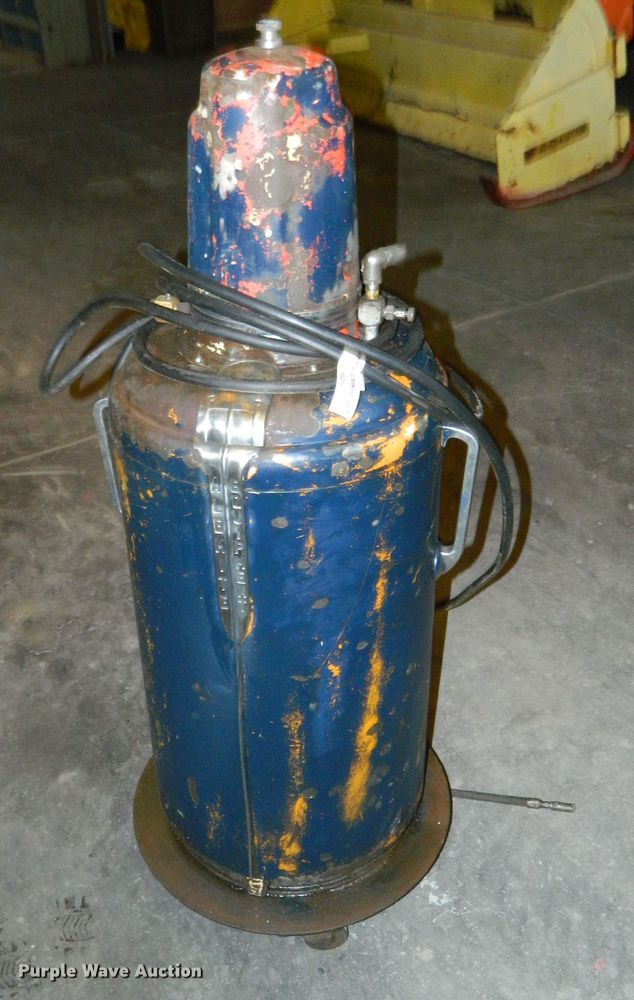 image for item EH9459 Alemite Equipment grease pump