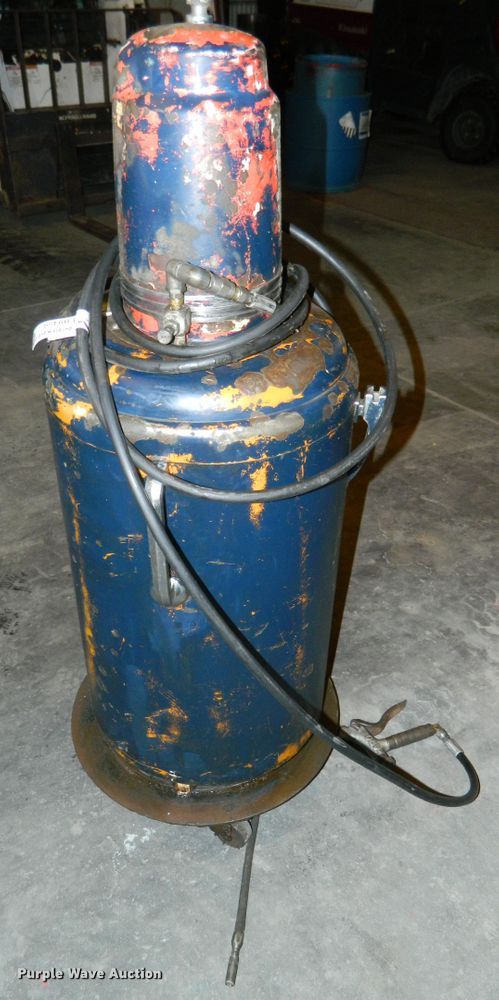 image for item EH9459 Alemite Equipment grease pump