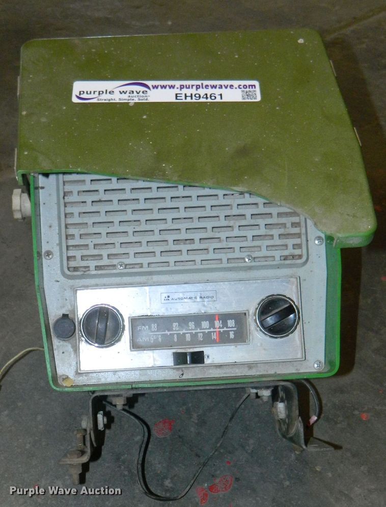 image for item EH9460 Deutz Allis lawn mower