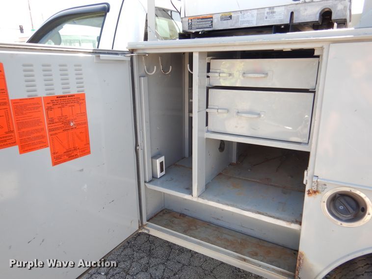 image for item EK9197 2008 Ford F350 XL Super Duty utility bed pickup truck