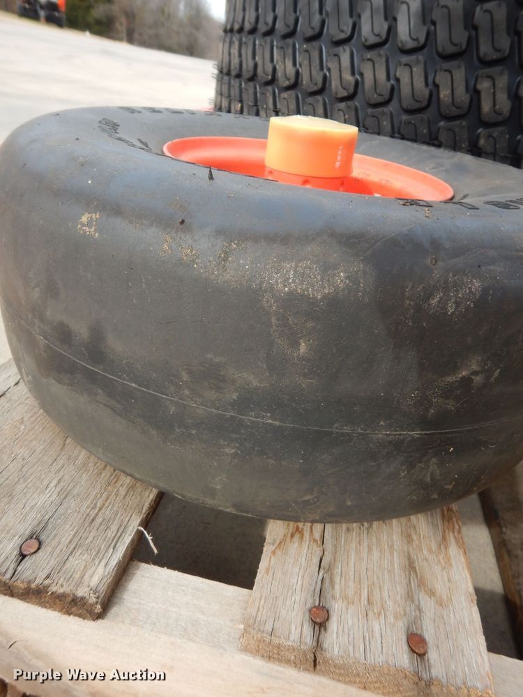 image for item FU9777 (4) Kubota ZD1211 tires and wheels