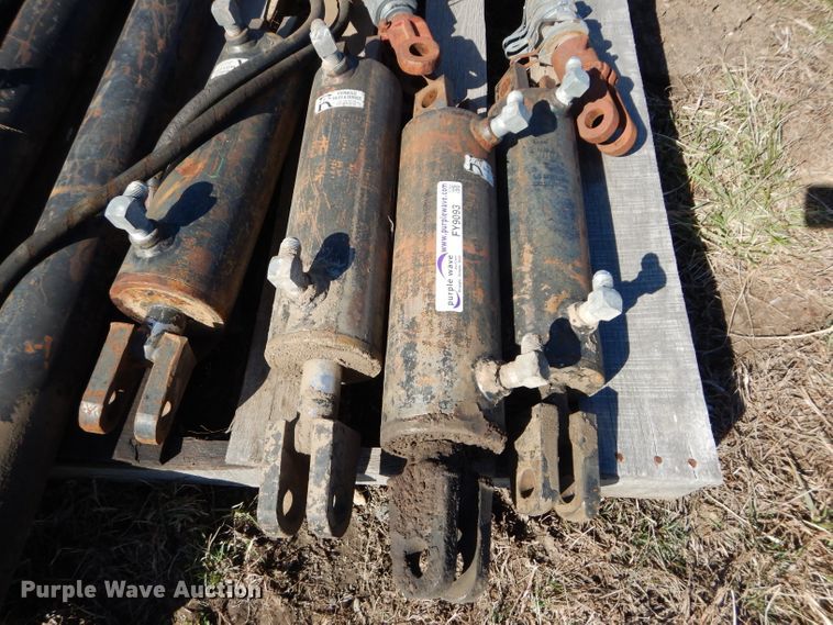 image for item FY9093 (12) cylinders