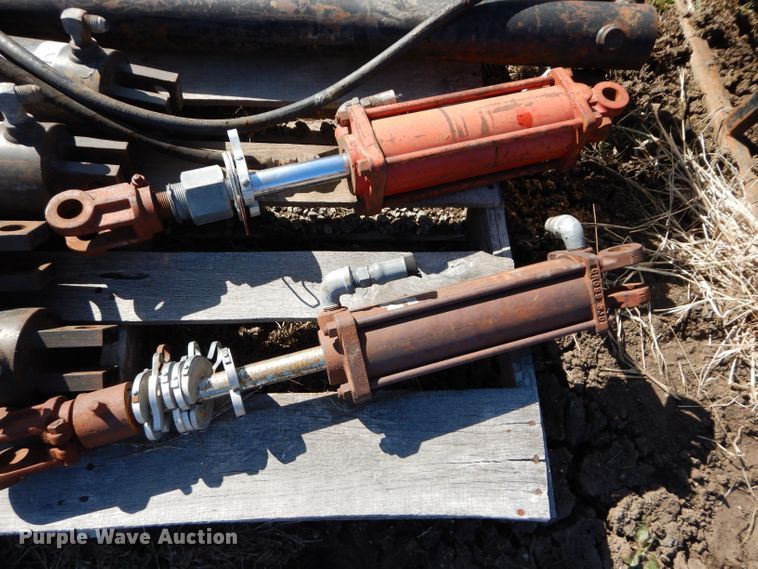 image for item FY9093 (12) cylinders