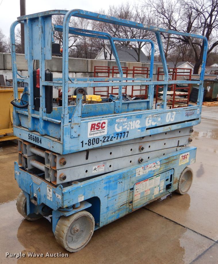 image for item FY9111 2005 Genie GS2032 scissor lift