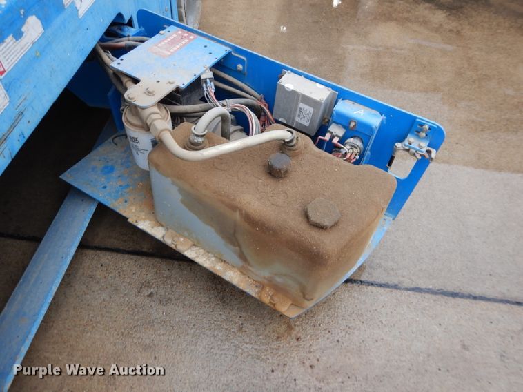 image for item FY9111 2005 Genie GS2032 scissor lift