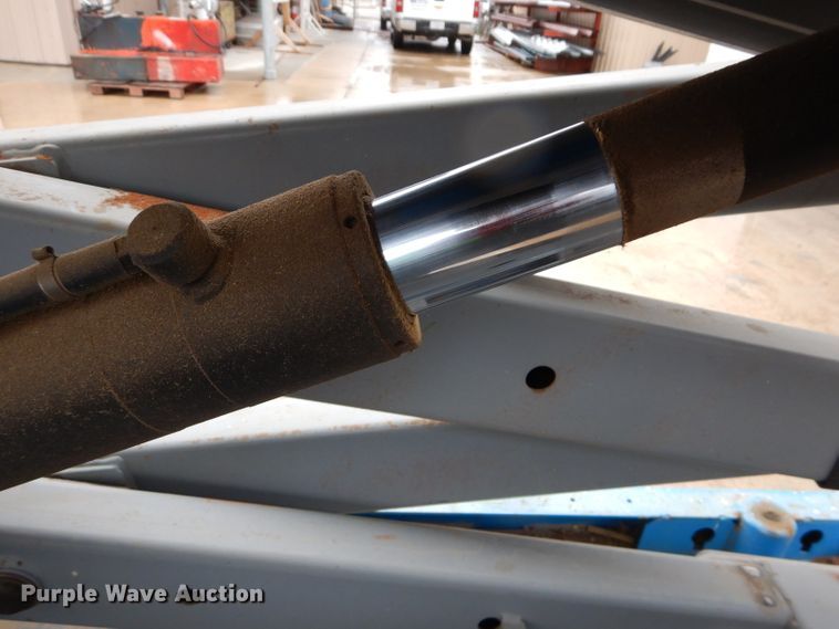 image for item FY9111 2005 Genie GS2032 scissor lift