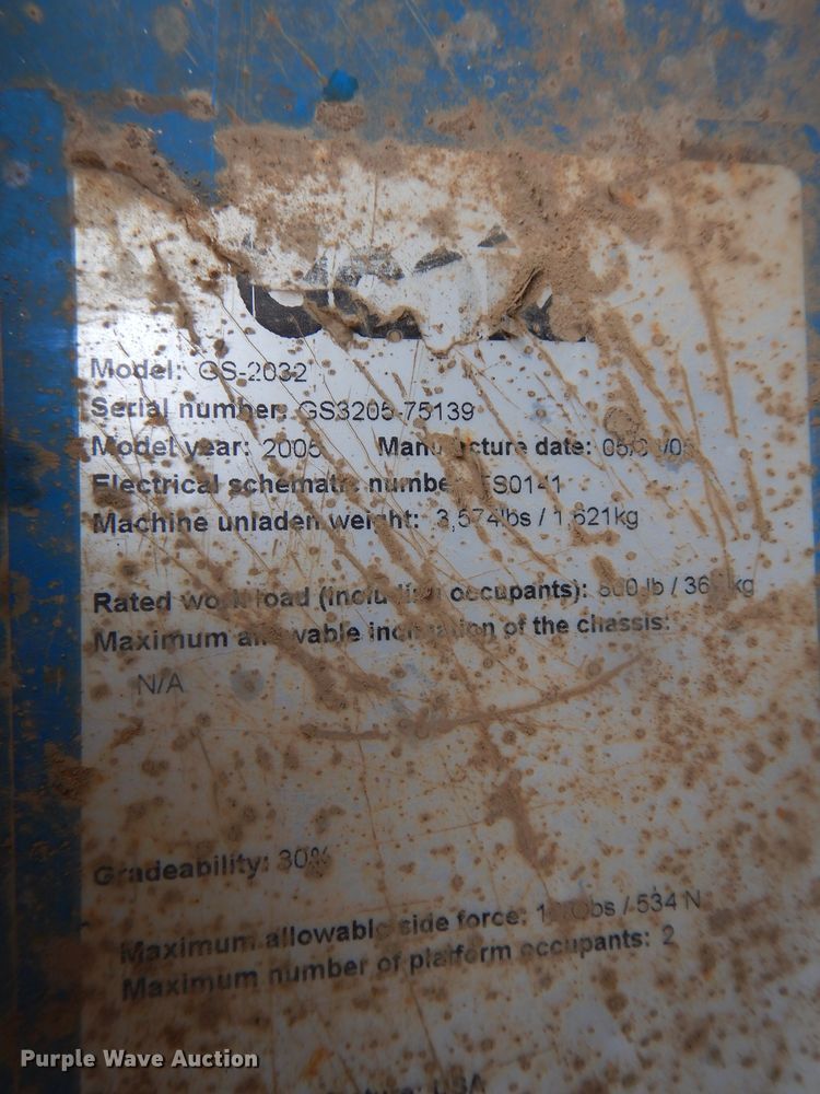 image for item FY9111 2005 Genie GS2032 scissor lift