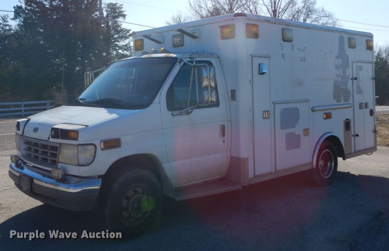 image for item GB9788 1993 Ford Econoline E350 ambulance