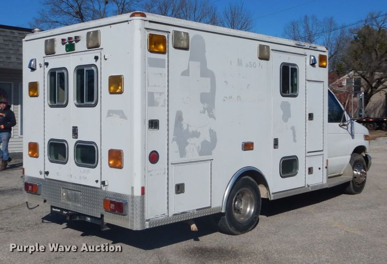 image for item GB9788 1993 Ford Econoline E350 ambulance