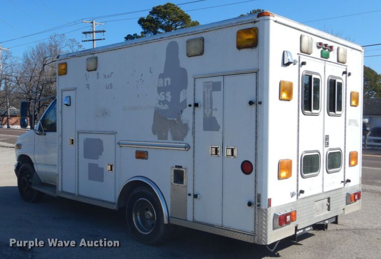 image for item GB9788 1993 Ford Econoline E350 ambulance