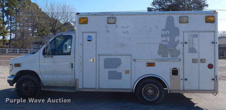 image for item GB9788 1993 Ford Econoline E350 ambulance
