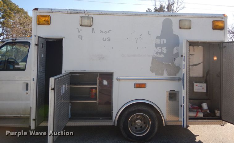 image for item GB9788 1993 Ford Econoline E350 ambulance