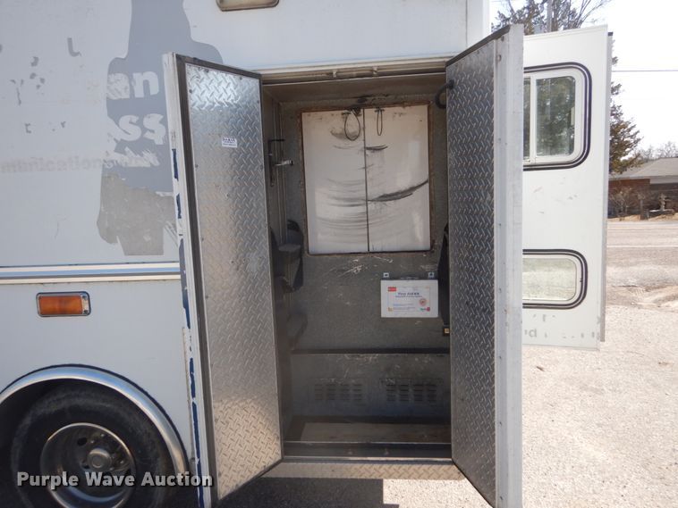 image for item GB9788 1993 Ford Econoline E350 ambulance