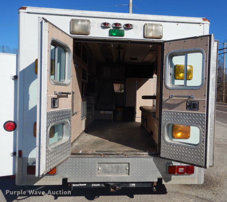 image for item GB9788 1993 Ford Econoline E350 ambulance