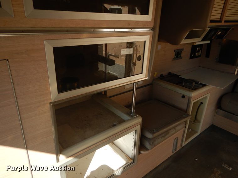 image for item GB9788 1993 Ford Econoline E350 ambulance