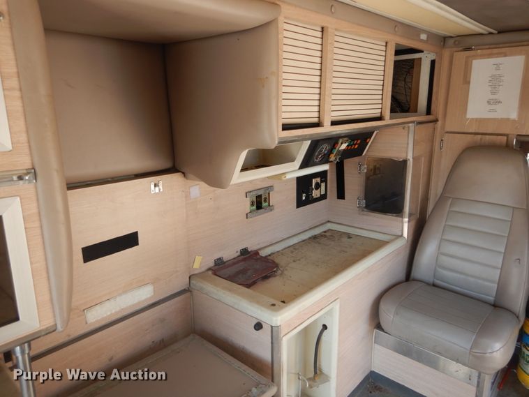 image for item GB9788 1993 Ford Econoline E350 ambulance