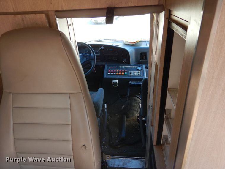 image for item GB9788 1993 Ford Econoline E350 ambulance